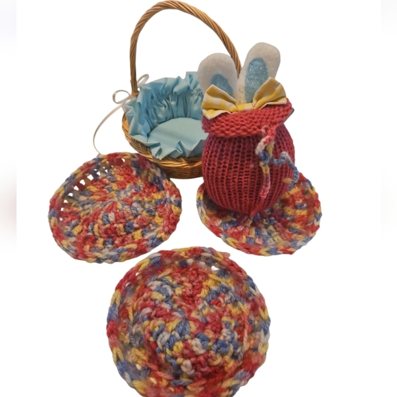Wicker Basket with Blue Lining 4pc Set Crochet Coasters Spring colors Fabric Egg - Picture 9 of 17